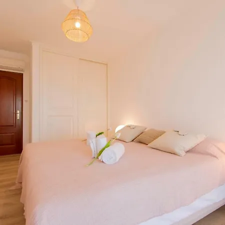 Sunny Oceanview Da Rocha Apartment *