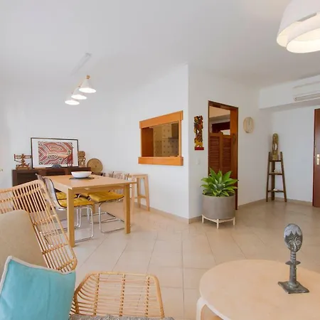 Sunny Oceanview Da Rocha Apartment *
